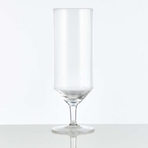 A 14 oz footed stange glass